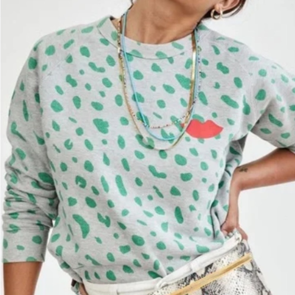 ISO Clare V.  Sweatshirt size M or L
